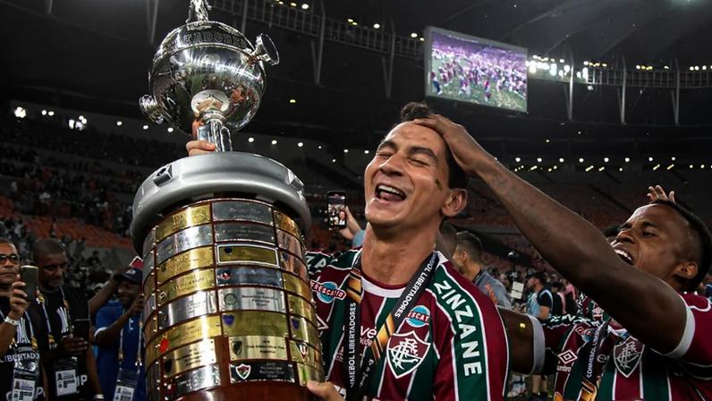 Ganso com a taça da Libertadores em 2023 (Foto: Marcelo Gonçalves/Fluminense FC)
