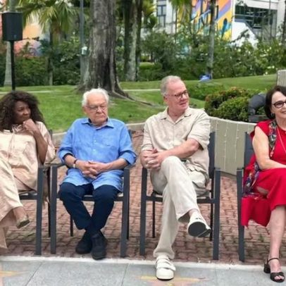 Veteranos ganham estrelas na Calçada da Fama dos Estúdios Globo
