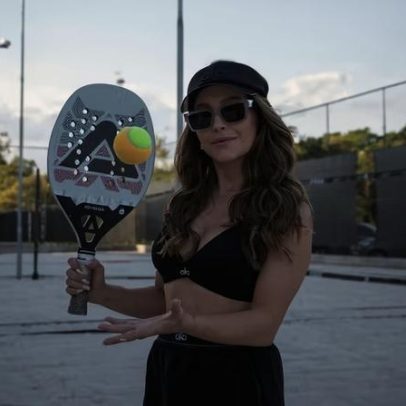 Carla Diaz celebra 35 anos em festa em arena de Beach Tennis no interior de SP
