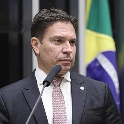 Câmara bloqueia salário de Ramagem, condenado por golpe e foragido nos EUA