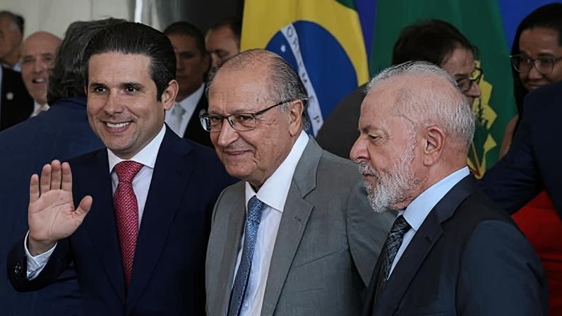 Hugo Motta, Geraldo Alckmin e Lula. Foto: Marina Ramos / Câmara dos Deputados