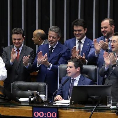 Câmara conclui votação de projeto sobre regras do comitê gestor da reforma