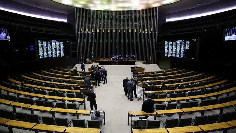 Congresso adia pautas de segurança pública do governo