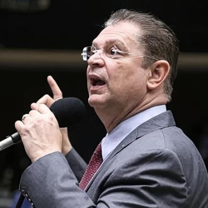 Líder do PL critica Moraes por decisão sobre Zambelli e promete reação