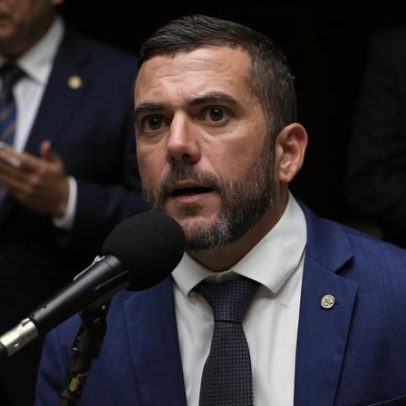 Oposição retorna a Brasília para discutir impeachment de Moraes