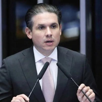 Hugo Motta reage à operação da PF contra deputados do PL