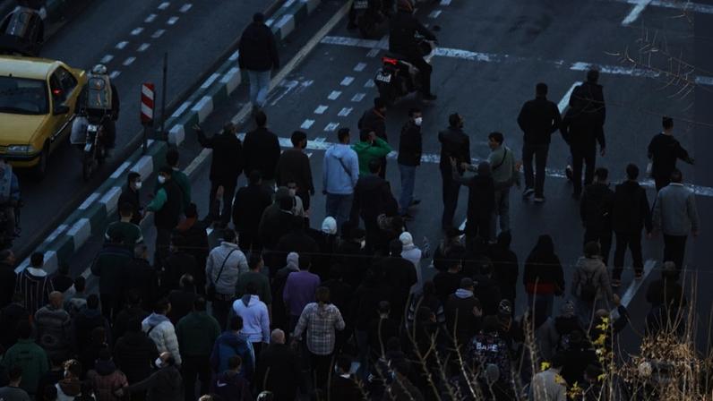 Estudantes apoiam protestos contra custo de vida no Irã