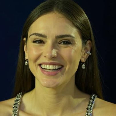 Isabelle Drummond interpreta vilã em Coração Acelerado e cita 'Muito louca'