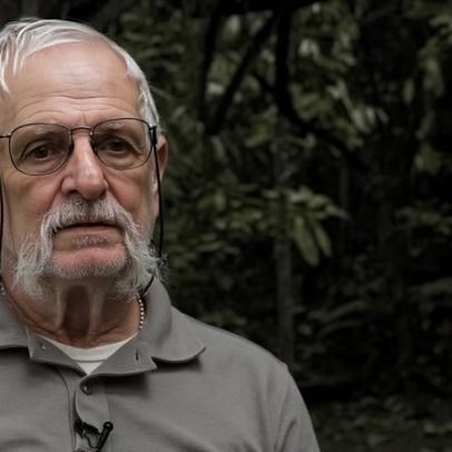 Jay M. Savage, testemunha do desaparecimento de rãs e pesquisador tropical