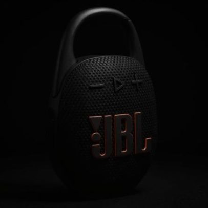 JBL Clip 5 tem nova queda de preço após Black Friday para limpar estoque
