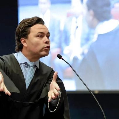 Dino ordena Polícia Judicial remover advogado de Filipe Martins da tribuna do STF