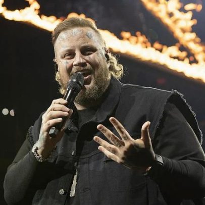 Jelly Roll é indultado pelo governador do Tennessee por antecedentes criminais