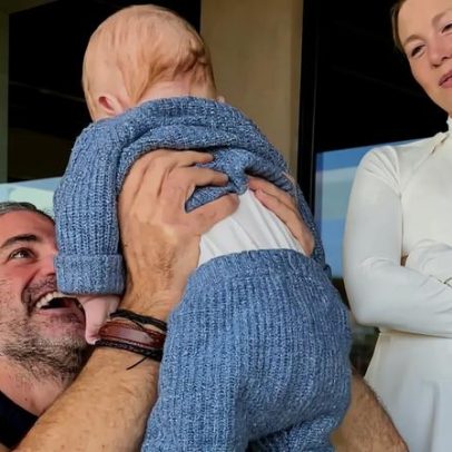 Jennifer Aniston mostra vislumbre do Natal com namorado Jim Curtis