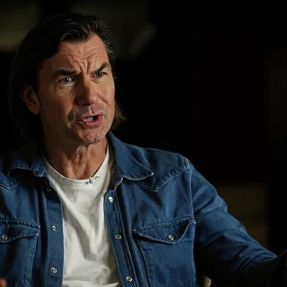Jerry O’Connell chora ao abordar assassinato de Rob Reiner em especial da CBS