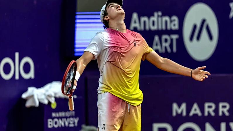 João Fonseca vence partida dramática contra Navone em Buenos Aires (Foto: @argentinaopentennis / Ieb+ Argentina Open)