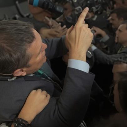 Polícia Legislativa da Câmara expulsa e agride jornalistas