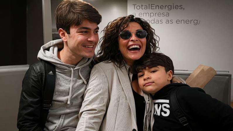 Juliana Paes se emociona em aniversário de 15 anos do filho: 'Mami está meio emotiva' — Foto: Reprodução Instagram