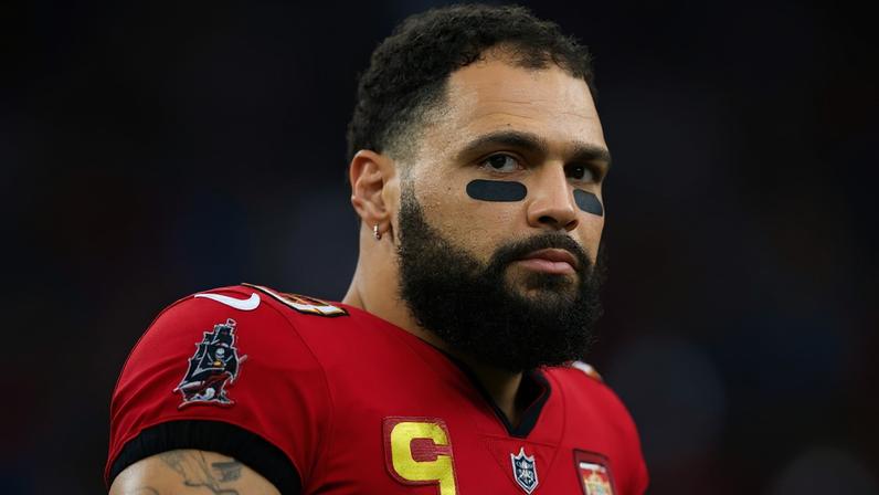 Mike Evans está ativo pelos Buccaneers contra os Falcons na quinta-feira