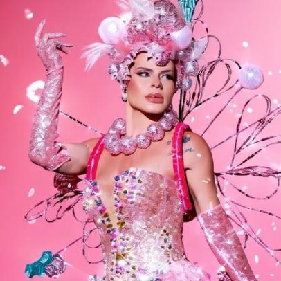 Karen Lopes revela inspiração do look para mini desfile no Jacarezinho