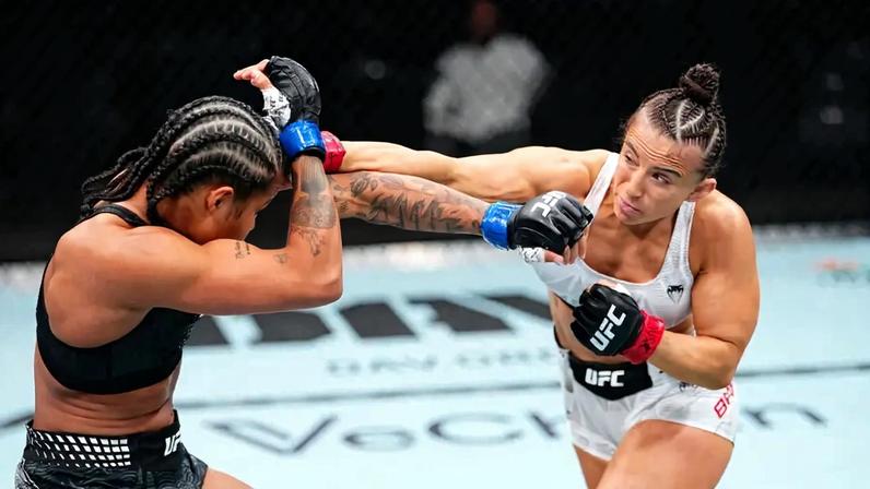 Karine Silva foi derrotada por Maycee Barber no UFC 323 (Foto: Reprodução/X/UFC)