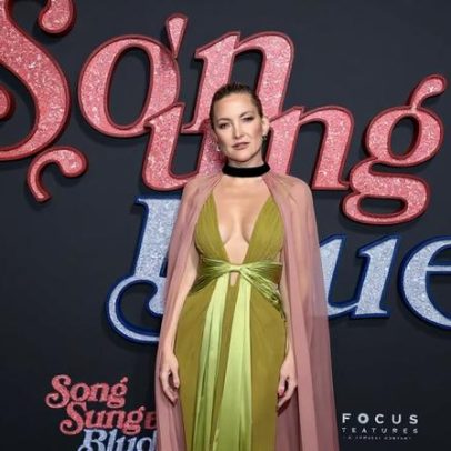 Oliver Hudson provoca comentário sobre vestido decotado de Kate Hudson