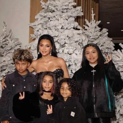 PETA critica Kim Kardashian por presentear quatro cães às crianças no Natal
