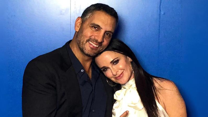 Kyle Richards shaded estranged husband Mauricio Umansky and Rachel Zoe amid dating rumors. mumansky18/Instagram
