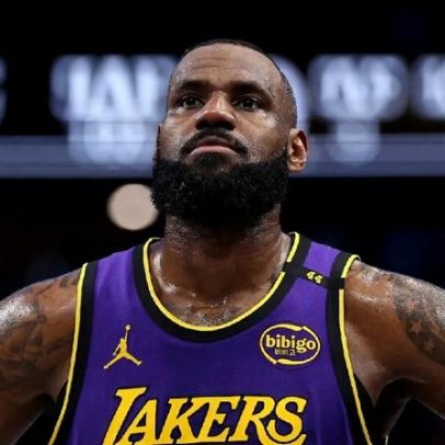 LeBron James quebra silêncio após marca na NBA