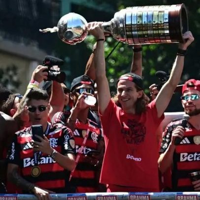 Filipe Luís revela quem quebrou a taça da Libertadores