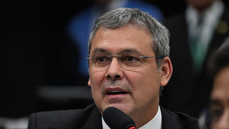 Líder do PT afirma que decisão de Bolsonaro era "previsível" e foi tomada para evitar que o ex-presidente seja “esquecido” na prisão. (Foto: Zeca Ribeiro/Câmara dos Deputados)