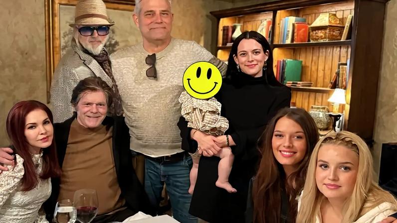 Filhas gêmeas de Lisa Marie Presley posam com Riley Keough e Priscilla