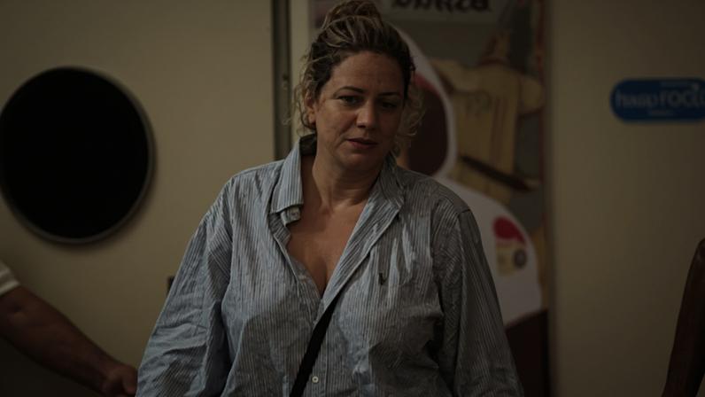 Leandra Leal e marido vivem noite de cinema em aparição rara