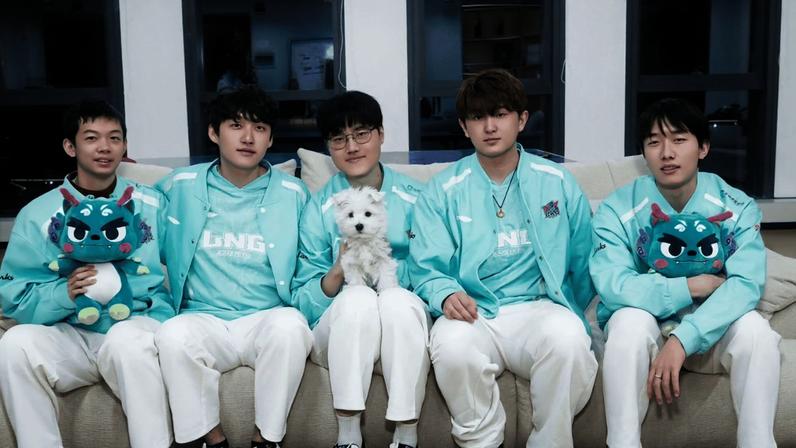 Demacia Cup 2025: Com direito à blind pick, LNG elimina a OMG