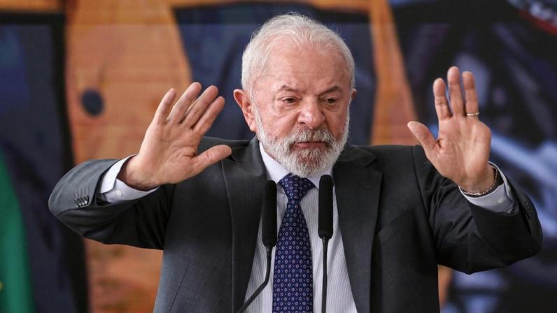 Presidente petista afirmou que escolha foi por mérito e que Messias provou lealdade ao defender Dilma no processo de impeachment. (Foto: Marcelo Camargo/Agência Brasil)
