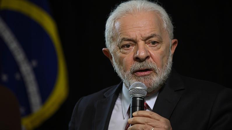 O presidente Luiz Inácio Lula da Silva sancionou, com vetos, a lei que reduz benefícios fiscais e amplia a tributação sobre bets, fintechs e Juros sobre o Capital Próprio. (Foto: Marcelo Camargo/Agência Brasil)