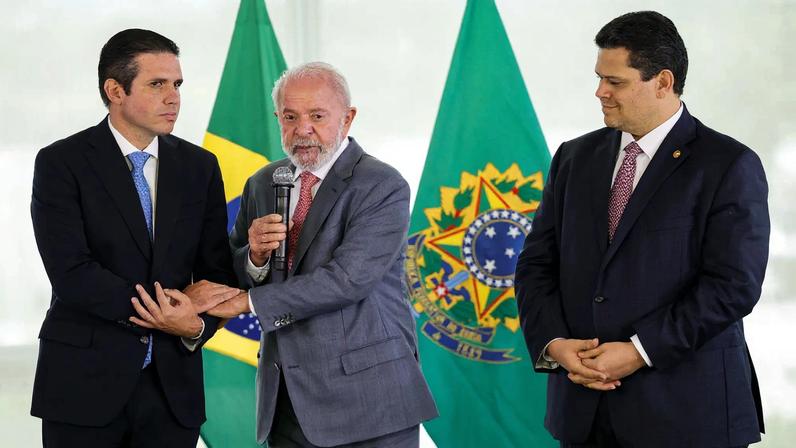Presidente Lula vice impasse com os presidentes Hugo Motta, da Câmara, e Davi Alcolumbre, do Senado (Foto: Fabio Rodrigues-Pozzebom/Agência Brasil)