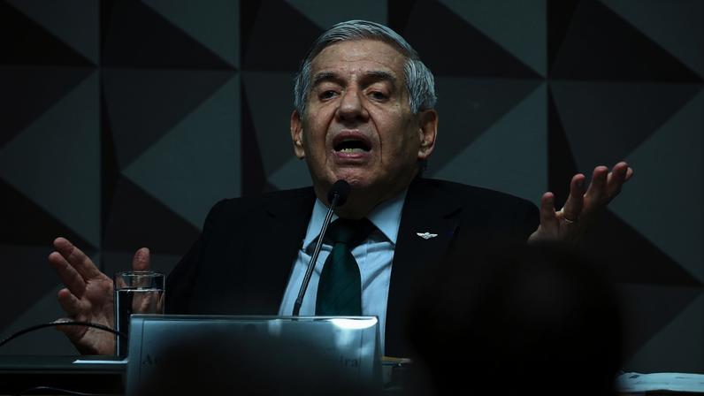 Clubes Militares chamaram de injustas e desproporcionais prisões de militares do Exército e da Marinha, como o general Heleno. (Foto: Lula Marques / Agência Brasil)