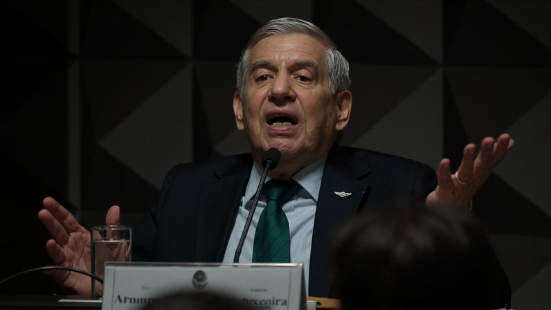 Clubes Militares chamaram de "injustas" e "desproporcionais" prisões de militares do Exército e da Marinha, como o general Heleno. (Foto: Lula Marques / Agência Brasil)