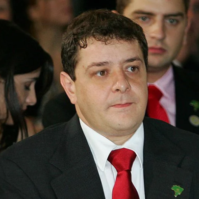 Governo impede convocação de filho de Lula na CPI do INSS
