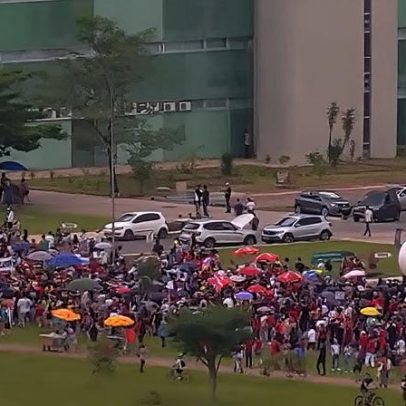 Esquerda realiza manifestações contra o PL da dosimetria em cidades do país