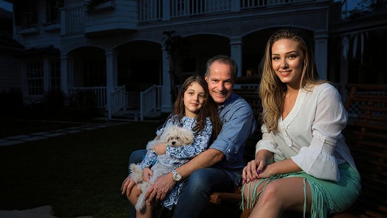 Filha de Tânia Mara e Jayme Matarazzo impressiona web pela semelhança com a avó, Maysa — Foto: Marcelo Tabach/Ed. Globo