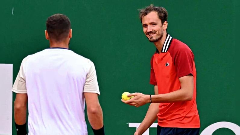 Simon descreve parceria com Medvedev como enriquecedora, mas complicada