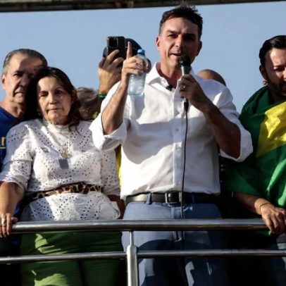 Bolsonaro indica Flávio para 2026; dólar registra alta