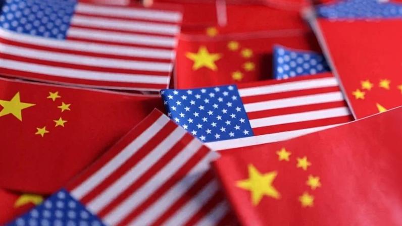 Bandeirinhas decorativas da China e dos Estados Unidos