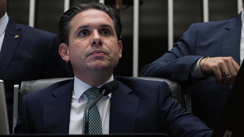 Motta reage à decisão de Dino contra ex-assessora de Lira