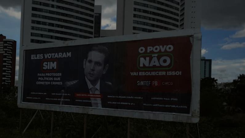 Outdoor com críticas ao presidente da Câmara, Hugo Motta (Republicanos-PB). Foto: Reprodução