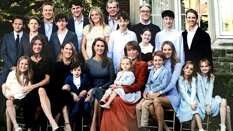 The festive card sent out by Mila Mulroney with her extended family, with Jessica Mulroney conspiculously absent. Obtained by The New York Post