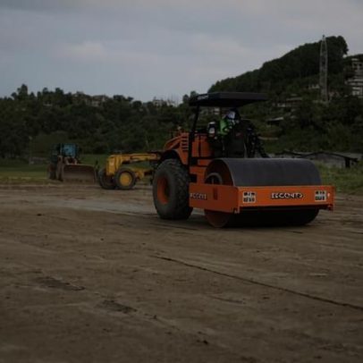 Estrada de orgulho nacional enfrenta resistência indígena em aldeias do Nepal