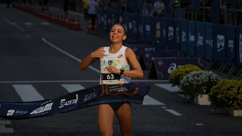 Nubia Oliveira foi a melhor brasileira da São Silvestre pelo segundo ano consecutivo (Foto: ESDRAS MARTINS/Mochila Press/Gazeta Press)