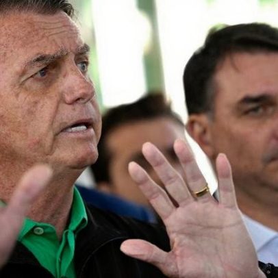 Bolsonaro antecipa cirurgia, escreve carta e reafirma candidatura de Flávio